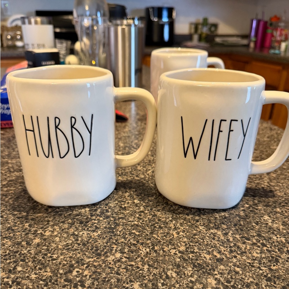 Rae Dunn mug set!